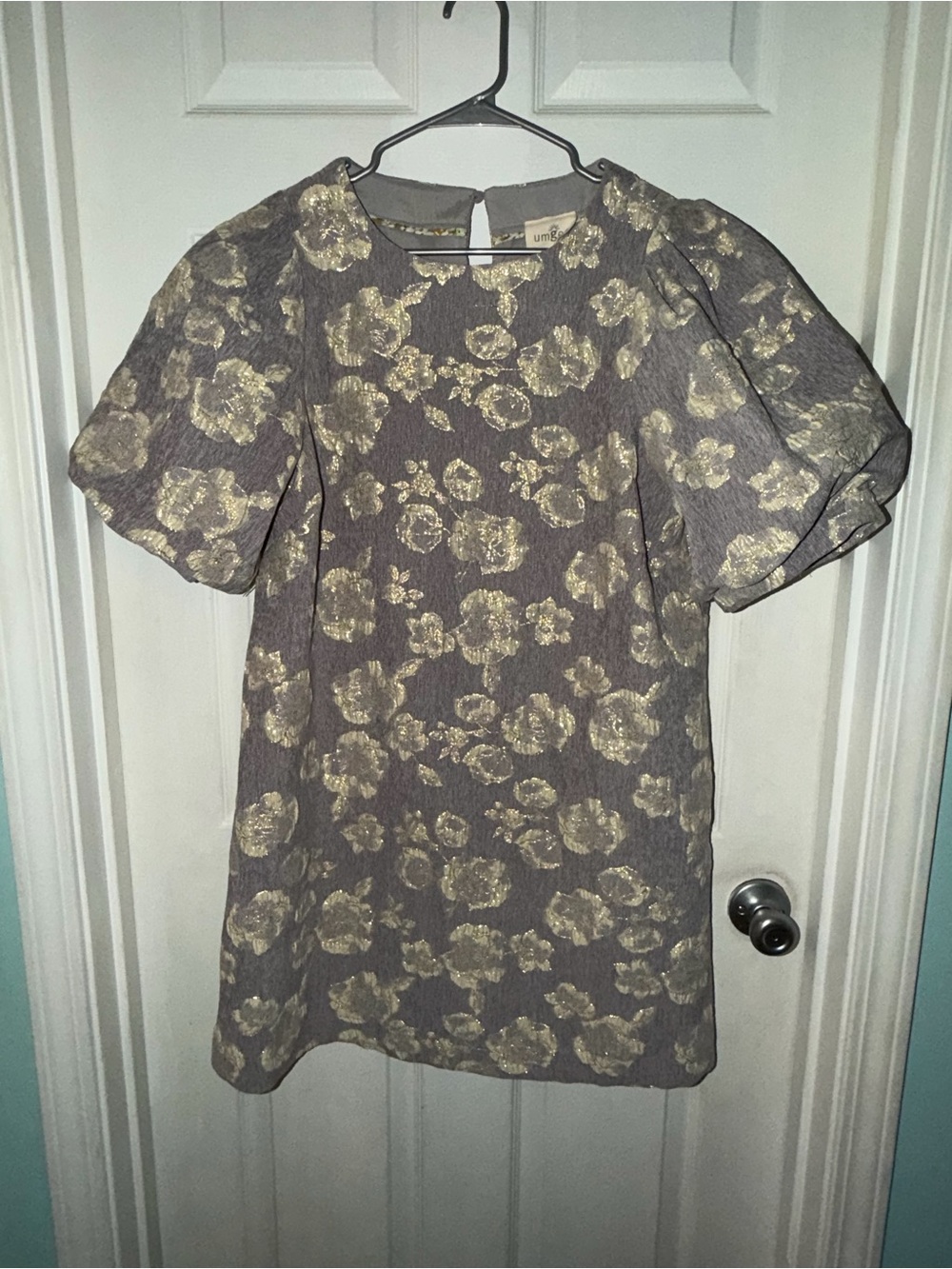 Umgee Gray Shift Dress with Gold Floral Jacquard. NWT. Size L